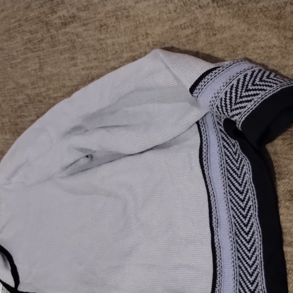 St John Sport cardigan - Picture 2 of 7